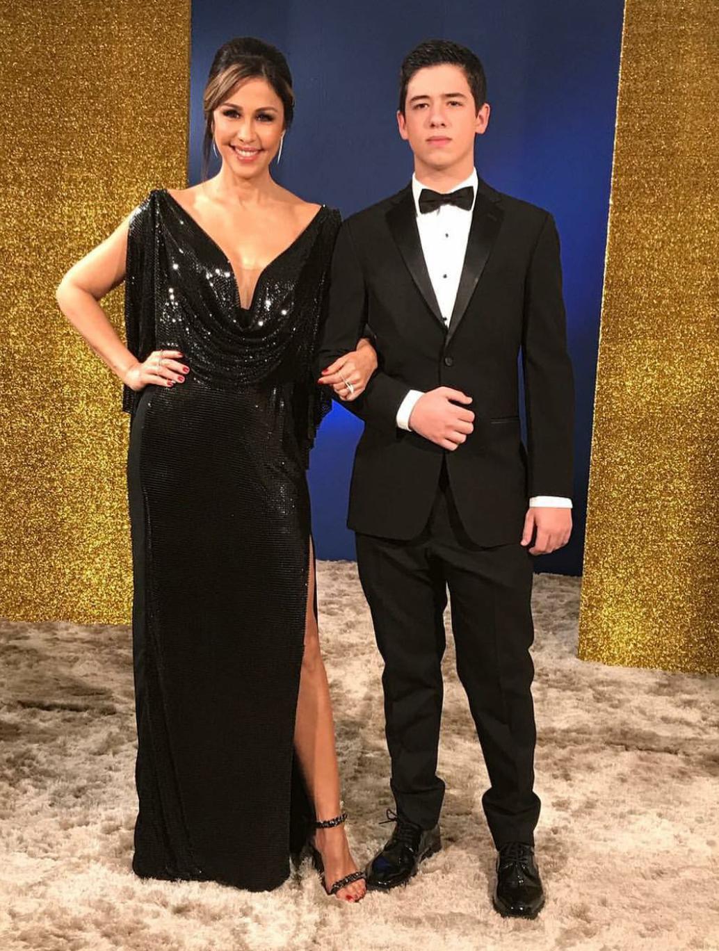 Mariasela Álvarez y su hijo