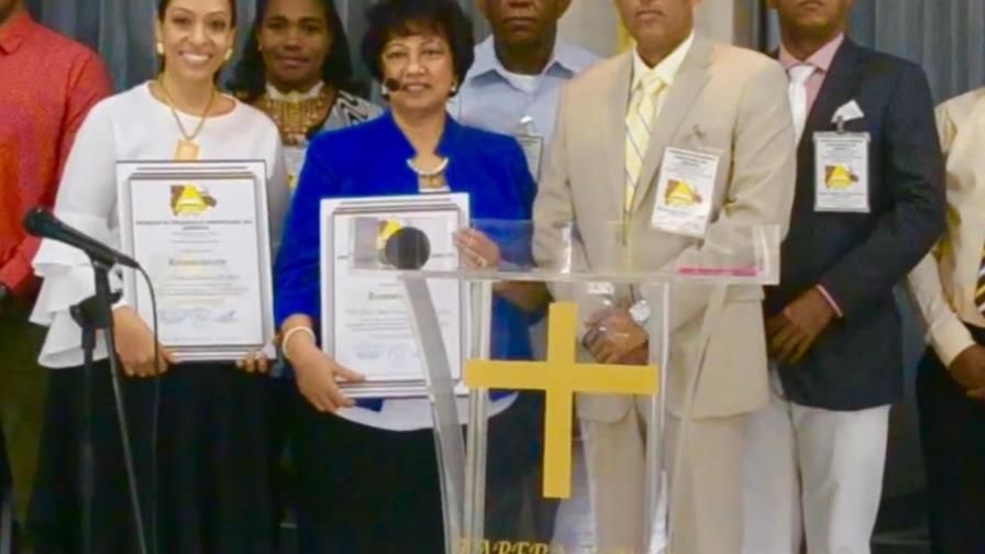 Confraternidad de Pastores reconocen labor social de pastoras Confraternidad de Pastores reconocen labor social de pastoras