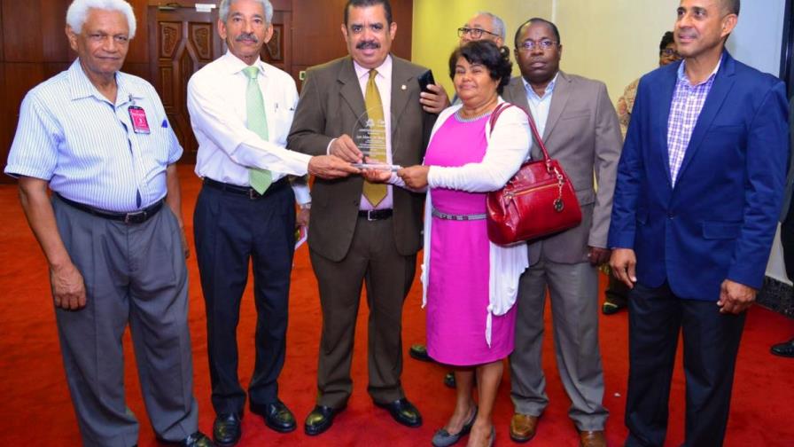 Sánchez Roa dice ley del sector agropecuario impediría ajuste fiscal sugiere el FMI Sánchez Roa dice ley del sector agropecuario impediría ajuste fiscal sugiere el FMI