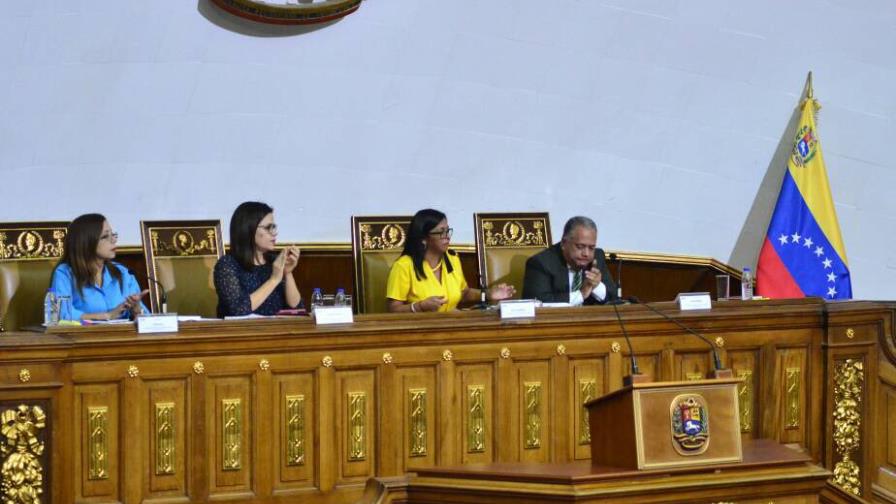 Con burlas y música chavismo celebra que Kuczynski pase “al basural de la historia”