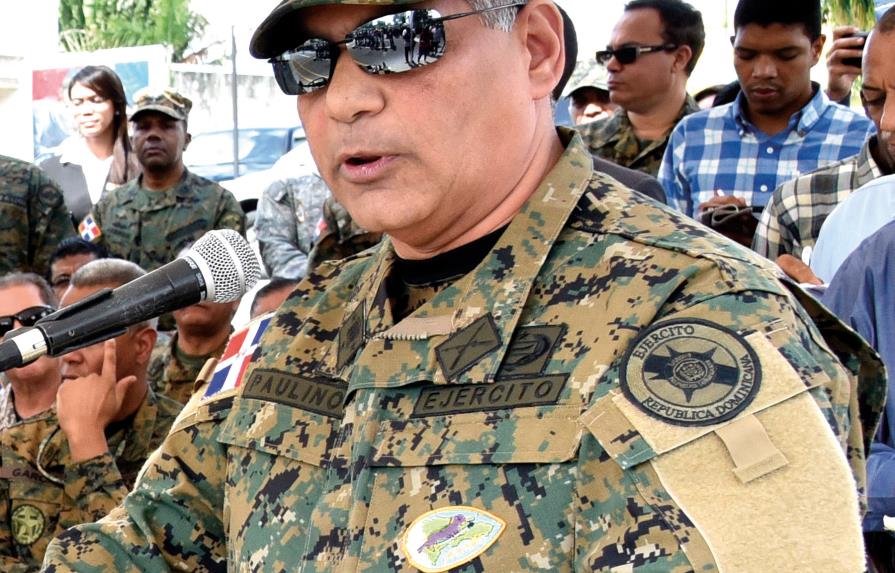 Autoridades civiles y militares inspeccionan seguridad fronteriza en Pedernales