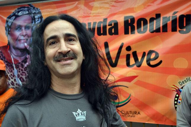 Sociólogo y cantautor Roldán Mármol denuncia  prohibición de Gagá 