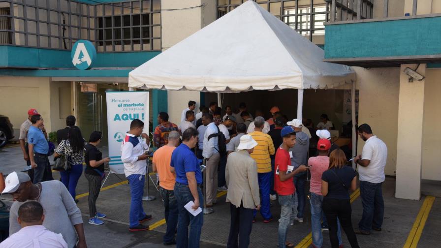 Se pagó por deuda interna casi 30% más de lo previsto Se pagó por deuda interna casi 30% más de lo previsto