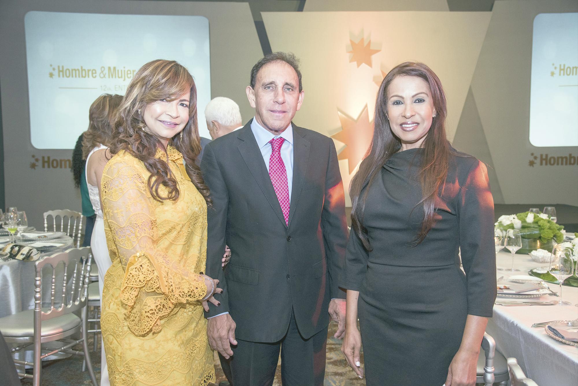 Alida Camacho, Antonio Cruz Jiminián y Ada Guzmán. 