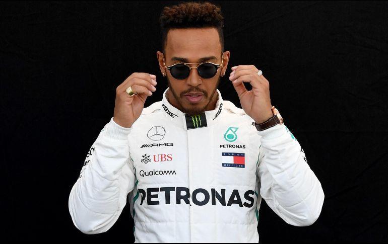 Lewis Hamilton abre la nueva temporada dominando en los libres en Australia 