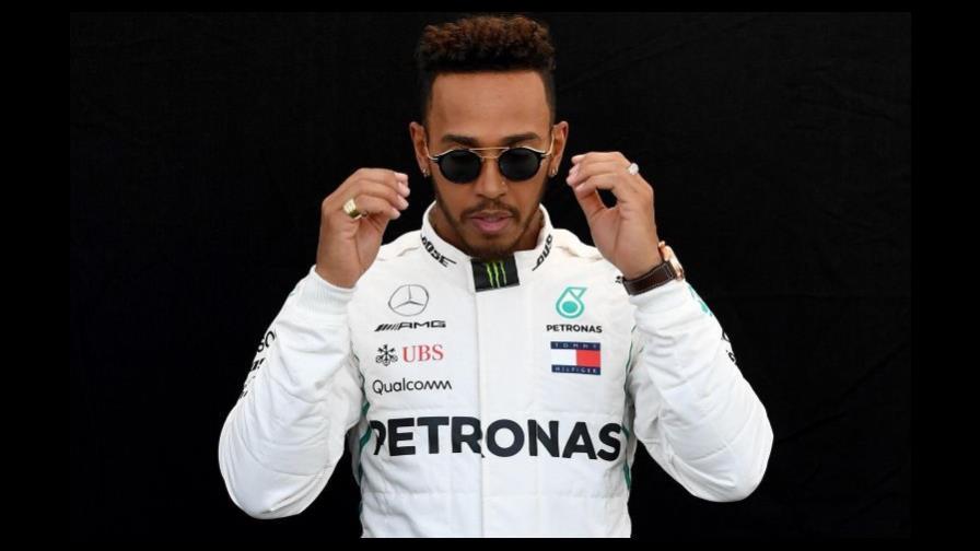 Lewis Hamilton abre la nueva temporada dominando en los libres en Australia 
