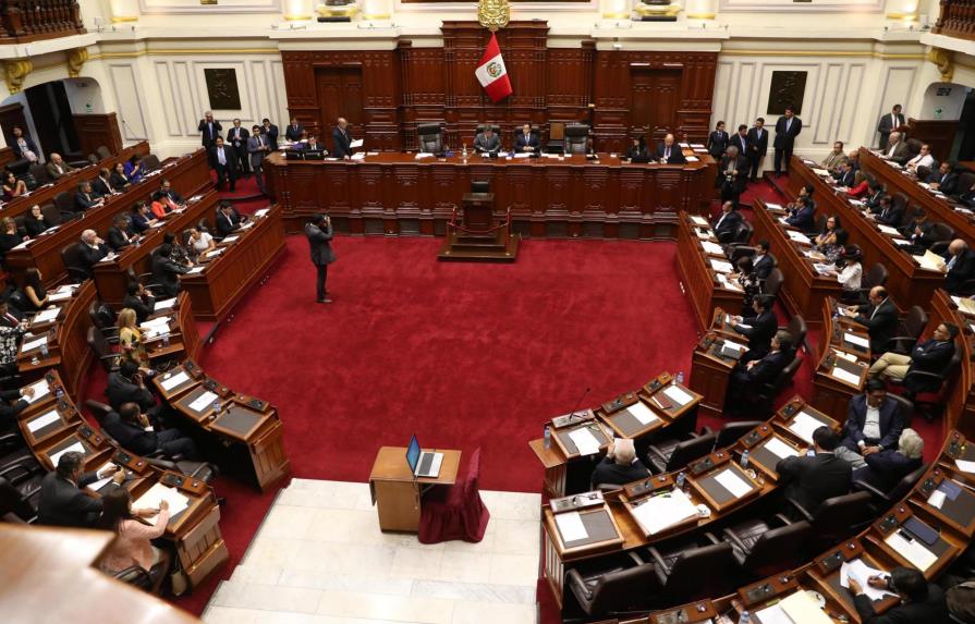  El Congreso de Perú acepta la renuncia del presidente Pedro Pablo Kuczynski 