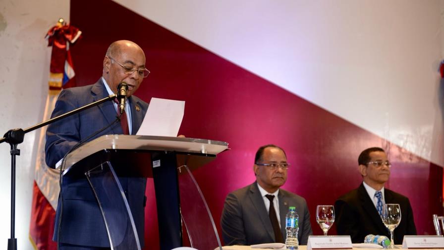 El Tribunal Constitucional presenta anuario de la Constitución de Moca El Tribunal Constitucional presenta anuario de la Constitución de Moca