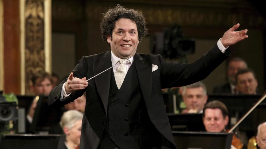 El director sinfónico Gustavo Dudamel recibe la nacionalidad española
