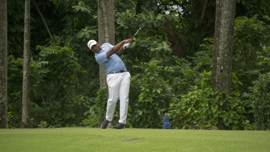 Dominicano Julio Santos se convierte en primero en la historia que llega a la Ronda Final del PGA TOUR