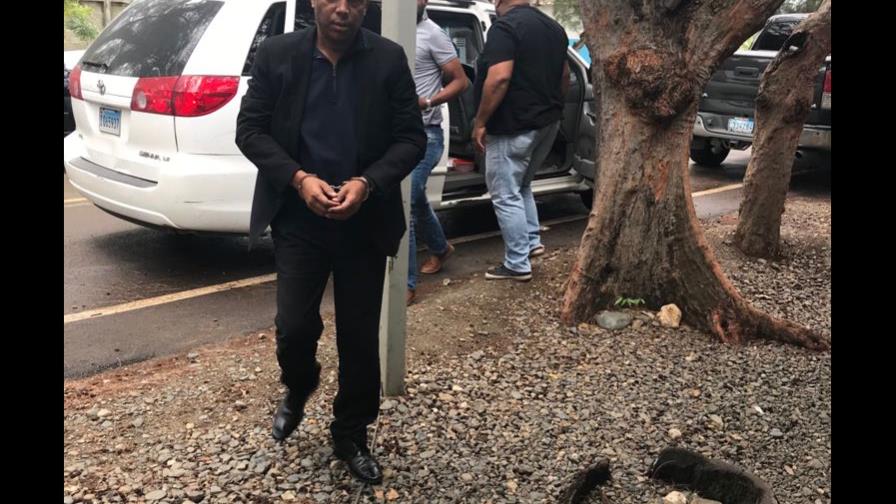 Fijan para este lunes coerción contra exfuncionario acusan de desfalcar Ayuntamiento de Santiago