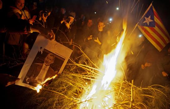 Protestas en Cataluña; Puigdemont se presenta hoy ante un juez Protestas en Cataluña; Puigdemont se presenta hoy ante un juez