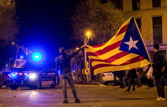 Protestas en Cataluña; Puigdemont se presenta hoy ante un juez Protestas en Cataluña; Puigdemont se presenta hoy ante un juez