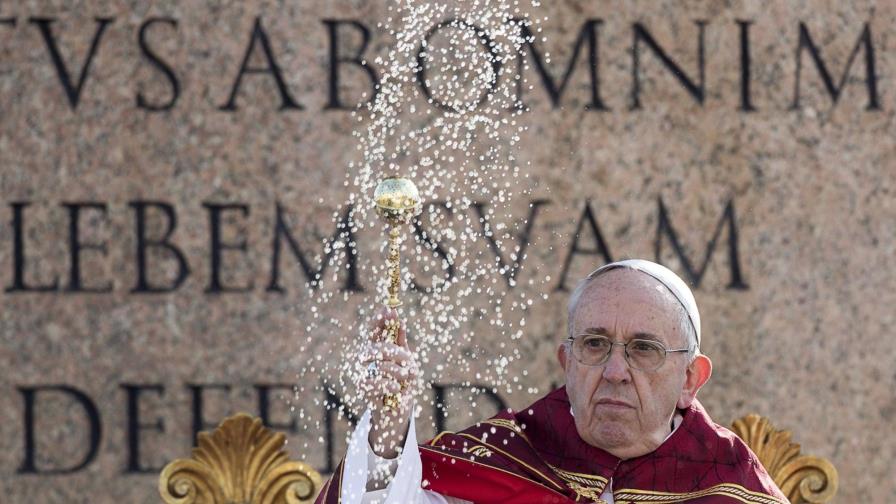 Al papa Francisco le gusta comer sencillo y sano, toma mate y cocina bueno
