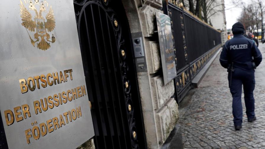 Países expulsan diplomáticos rusos por envenenamiento de exespía