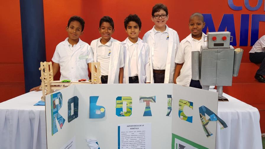 Colegio MIDUHO  realiza feria cientifica