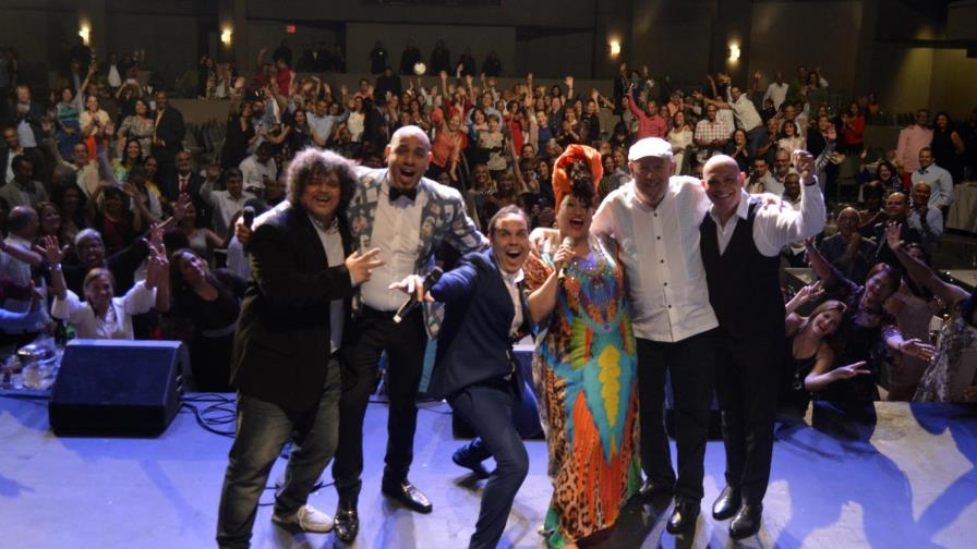 Diomary y Amaury llenan de intimidad y romance  al Teatro La Fiesta