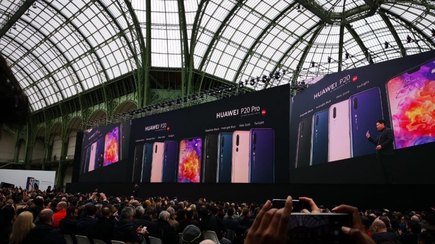 Huawei revela el primer móvil de cámara triple y reinventa la gama alta