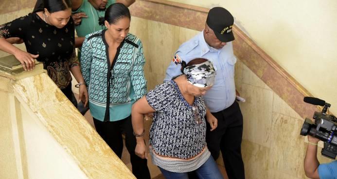 Varían medida de coerción a mujer acusada desfalco millonario en hospital Cabral y Báez