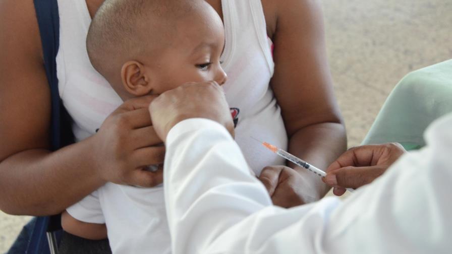 Salud Pública llama a la población a revisar las tarjetas de vacunación de niños Salud Pública llama a la población a revisar las tarjetas de vacunación de niños