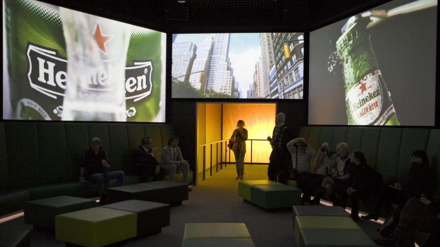 Retiran comercial de cerveza por críticas de racismo