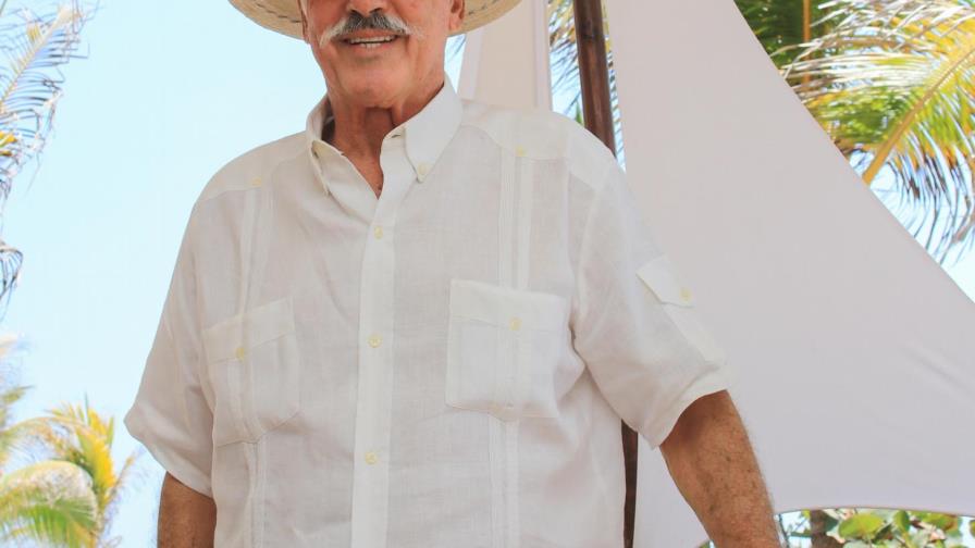 Andrés García recibe un homenaje por su medio siglo de carrera