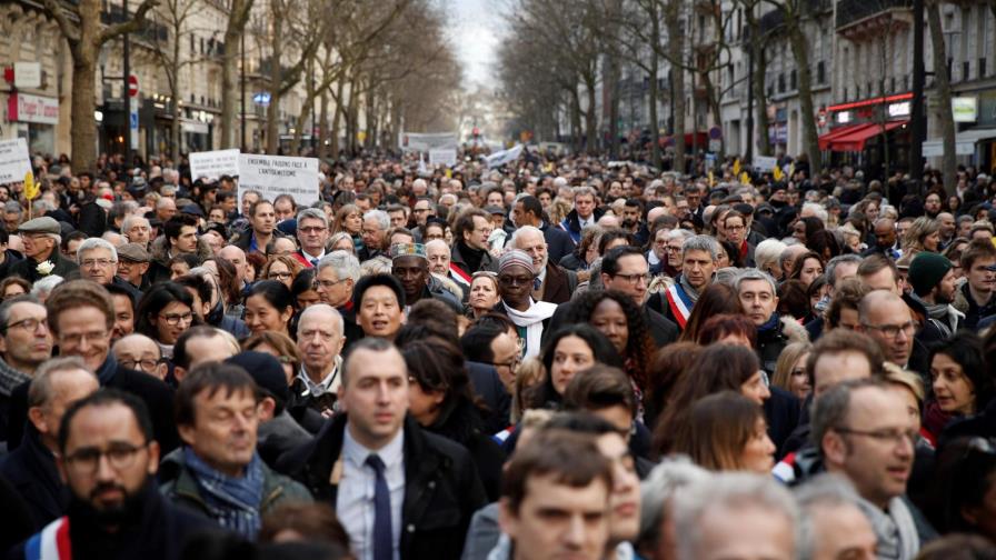 Miles de manifestantes condenan en París el asesinato de una anciana judía