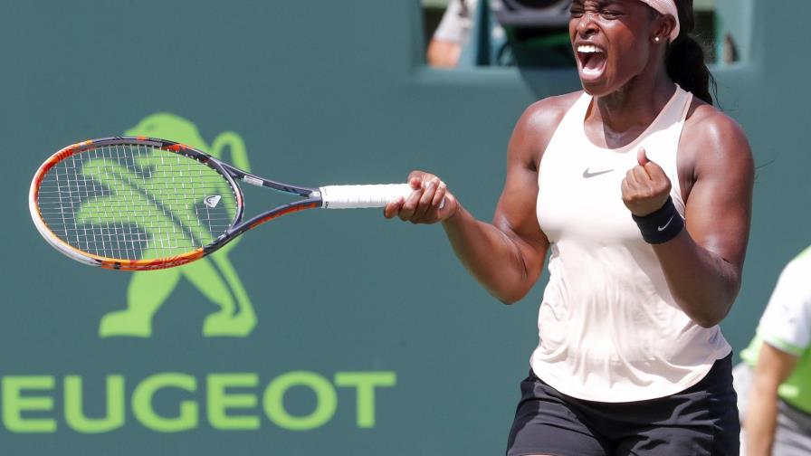 Stephens remonta ante Azarenka y avanza a la final en Miami