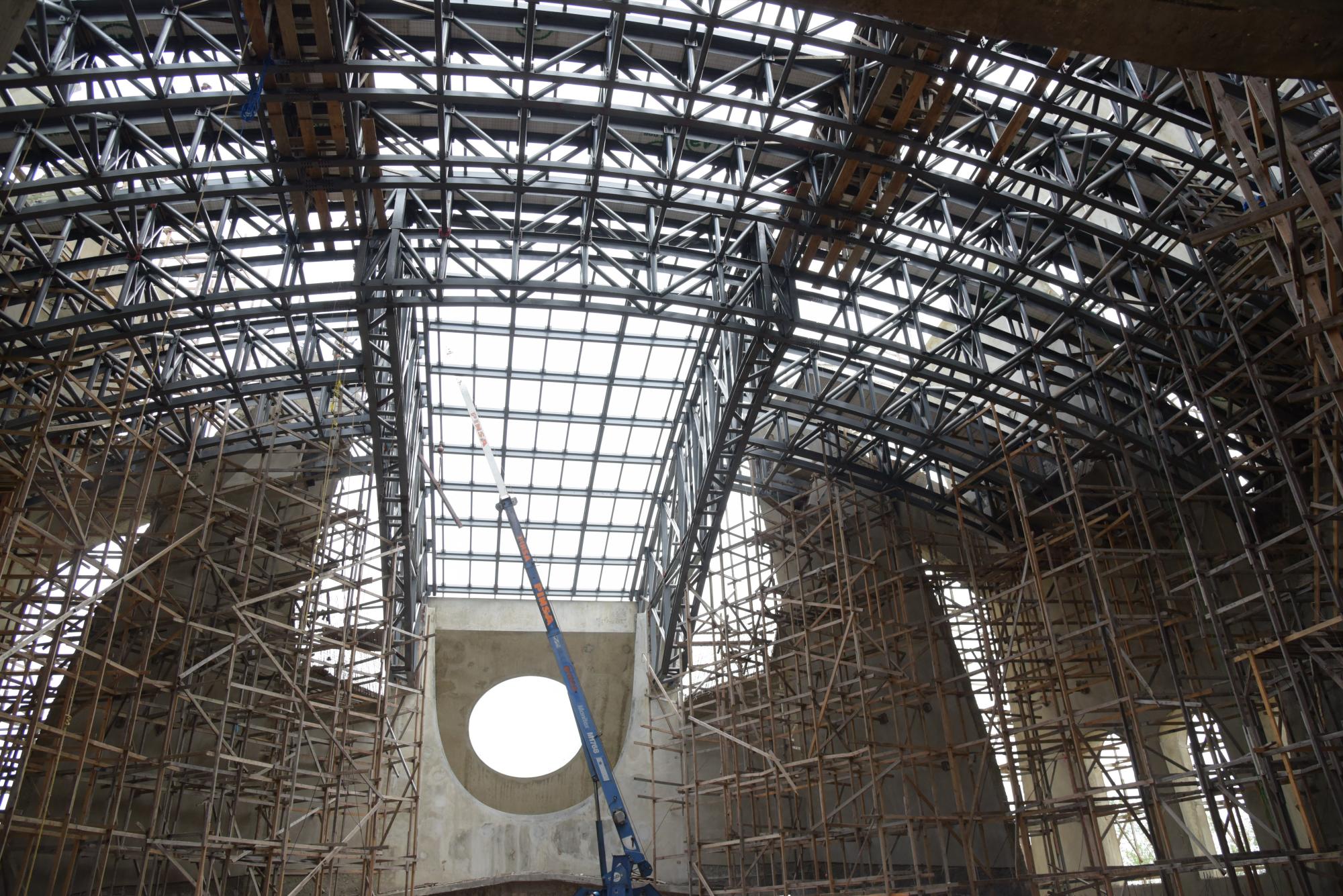 La cúpula está construida en metales