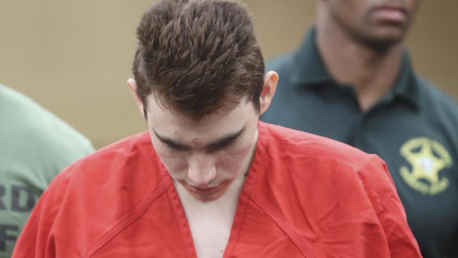 Envían cartas de amor, dinero y hasta comida al asesino de Parkland Envían cartas de amor, dinero y hasta comida al asesino de Parkland