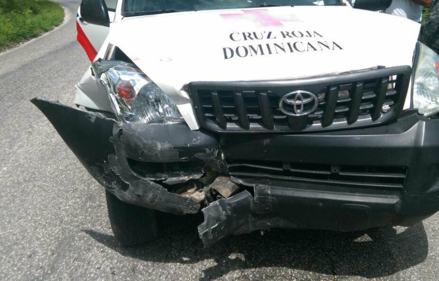 Presidenta de la Cruz Roja de Barahona sufre accidente en la carretera