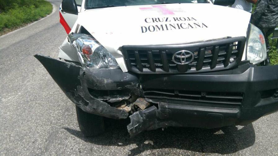 Presidenta de la Cruz Roja de Barahona sufre accidente en la carretera