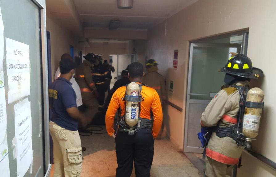 Fuego afecta área de intensivo de hospital de San Pedro de Macorís