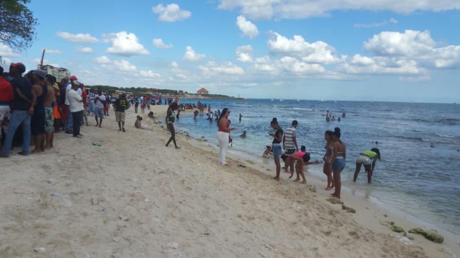 Comerciantes se quejan por reducción de vacacionistas en playa Caleta