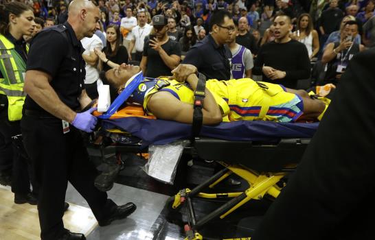 VIDEO McCaw tiene una contusión de la columna lumbar tras fuerte caída VIDEO McCaw tiene una contusión de la columna lumbar tras fuerte caída