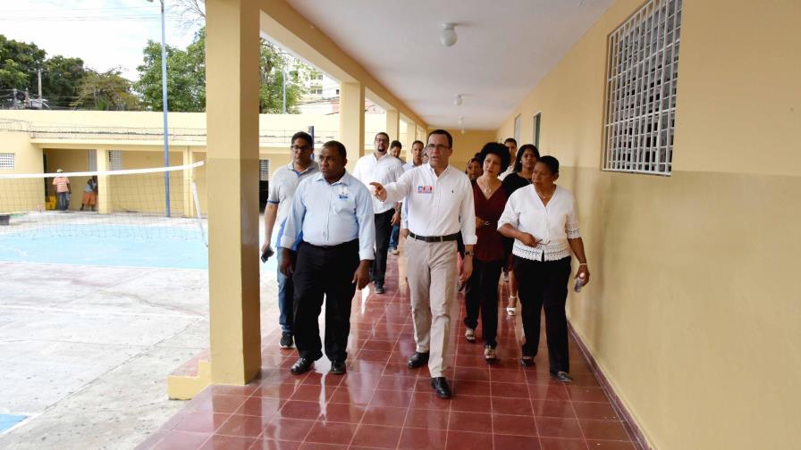 Ministro de Educación llama a acudir a clases mañana lunes Ministro de Educación llama a acudir a clases mañana lunes