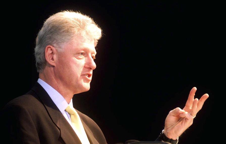 Expresidente Clinton presentará en Miami plan de recuperación tras huracanes 