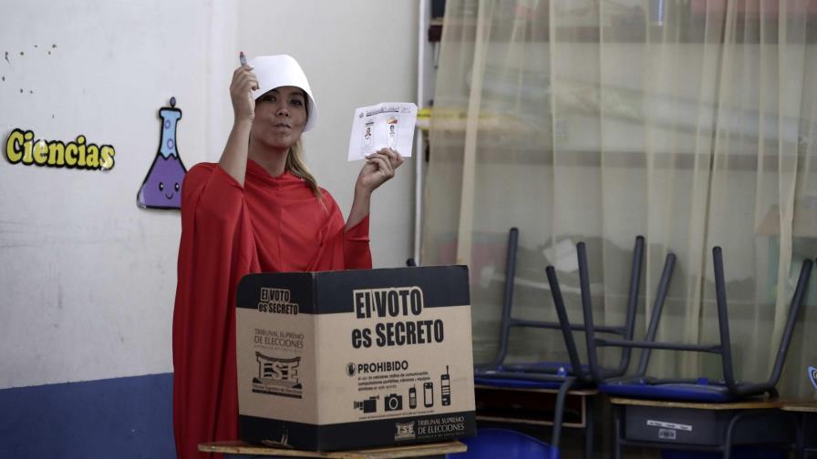 Tribunal cierra mesas de votación sin incidentes e inicia recuento en Costa Rica 