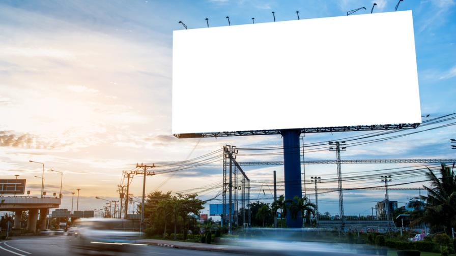 Letreros y vallas, ¡qué cosas se traen!