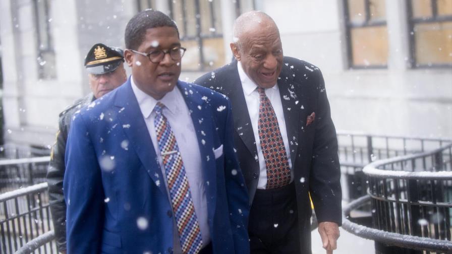 Bill Cosby acude a primer juicio por cargos de abusos sexuales