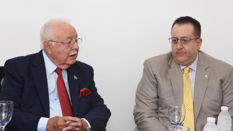 Autoridades trabajan en aspectos fiscales de las operaciones mineras en República Dominicana