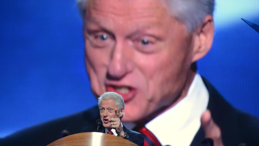 Bill Clinton escribe su primera novela con un maestro del suspense