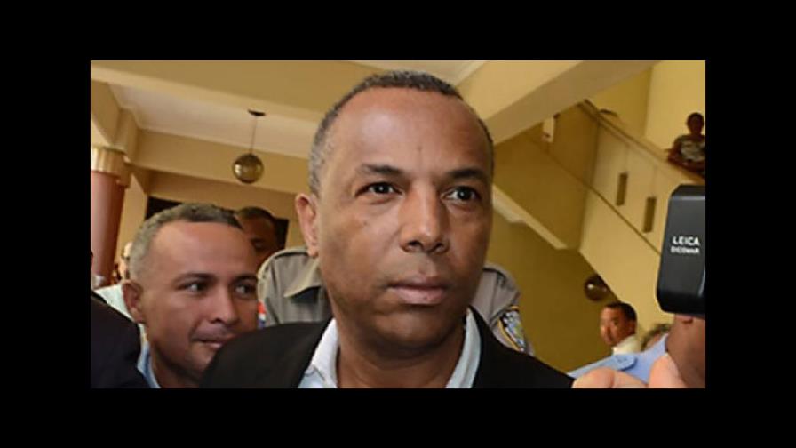 Aplazan por tercera vez medida coerción a exfuncionario del ayuntamiento