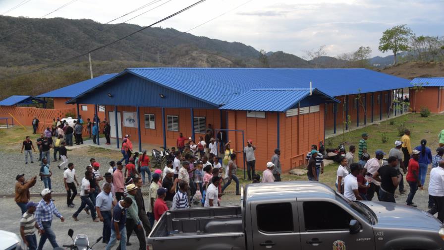 Danilo Medina inaugura un centro regional agroforestal Danilo Medina inaugura un centro regional agroforestal