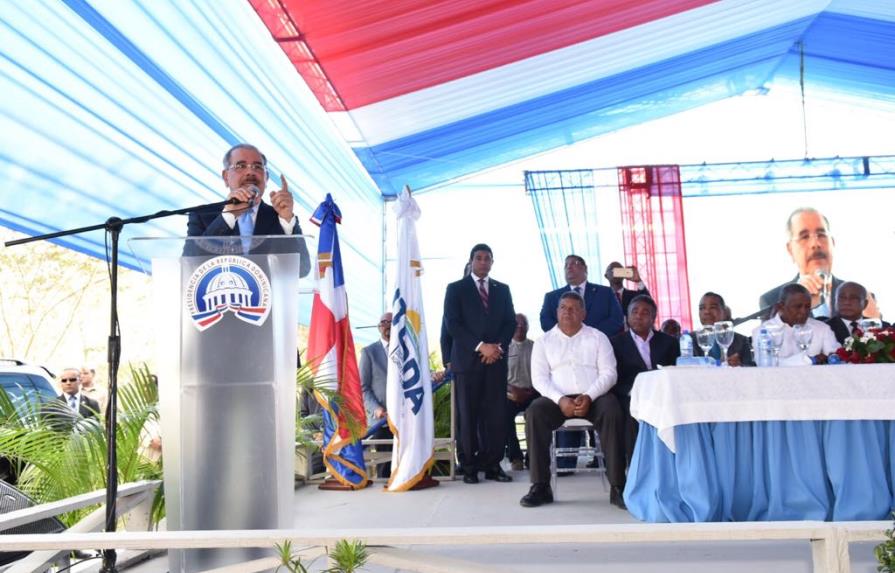Presidente Medina inaugura Centro Regional de Capacitación Agrícola y Forestal en San Juan