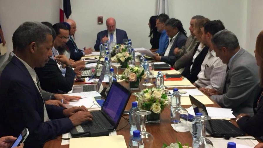 Ministro de Cultura encabeza reunión con teatristas