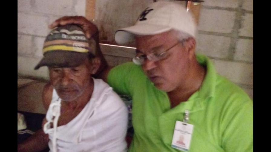 Mujer propina machetazos a su suegro de 87 años 