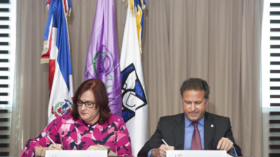 APAP y Ministerio de la Mujer firman compromiso por la igualdad de género