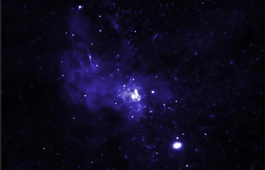 Detectan una docena de agujeros negros en el centro de la Vía Láctea