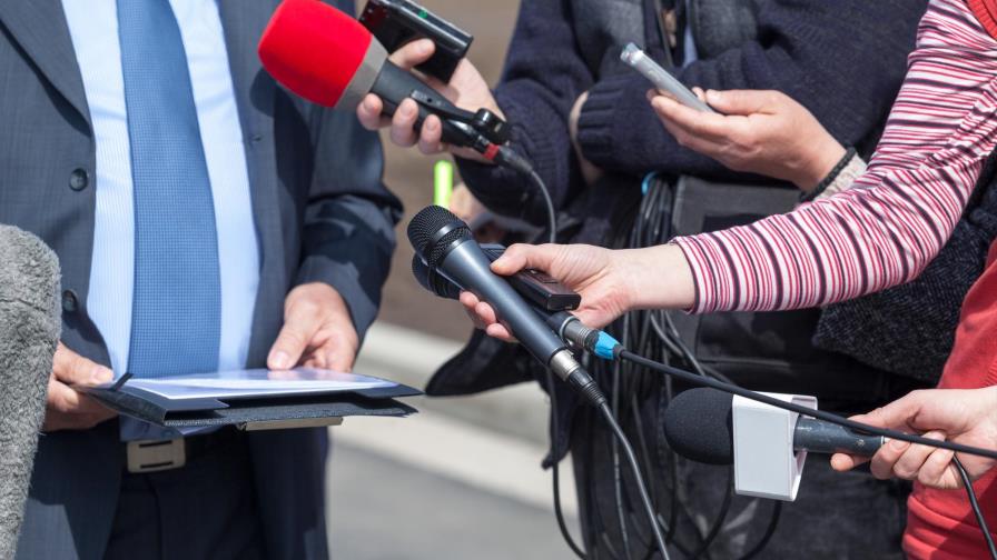Los periodistas celebran su día con el reto de adaptarse a las redacciones integradas 